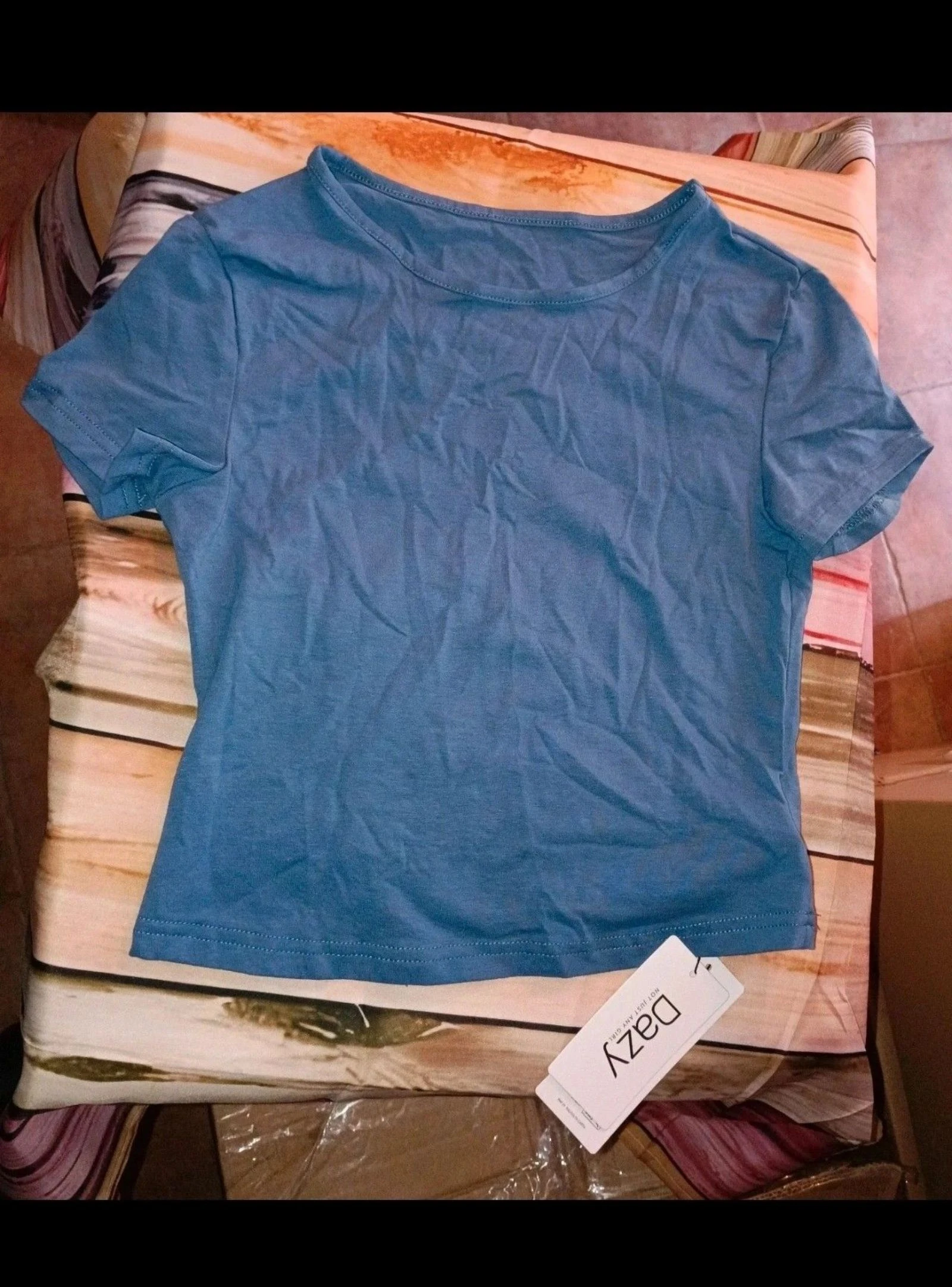 Camiseta azul lisa – Blue tee / T-shirt bleu – Nueva con etiqueta